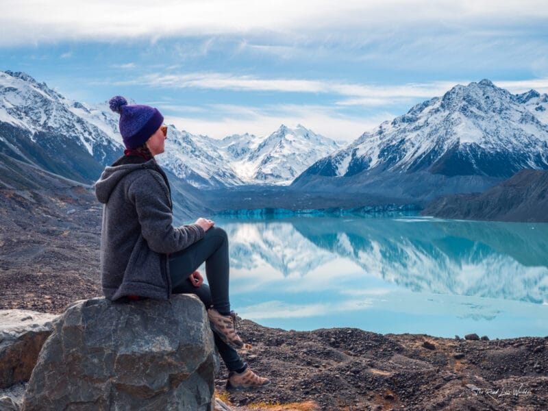 How To Be An Eco-Conscious Hiker - Wear your headphones!